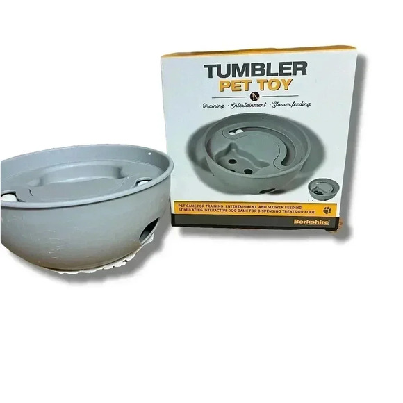 🌟 Berkshire Tumbler Interactive Pet Toy Treat Dispenser Feeder 🌟 - Picture 2 of 6
